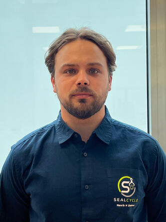 Henrik H Stokker